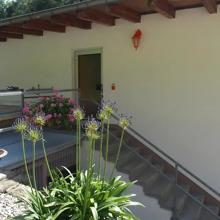 Apartment Sonnige Ferienwohnung In Prossner Gründel